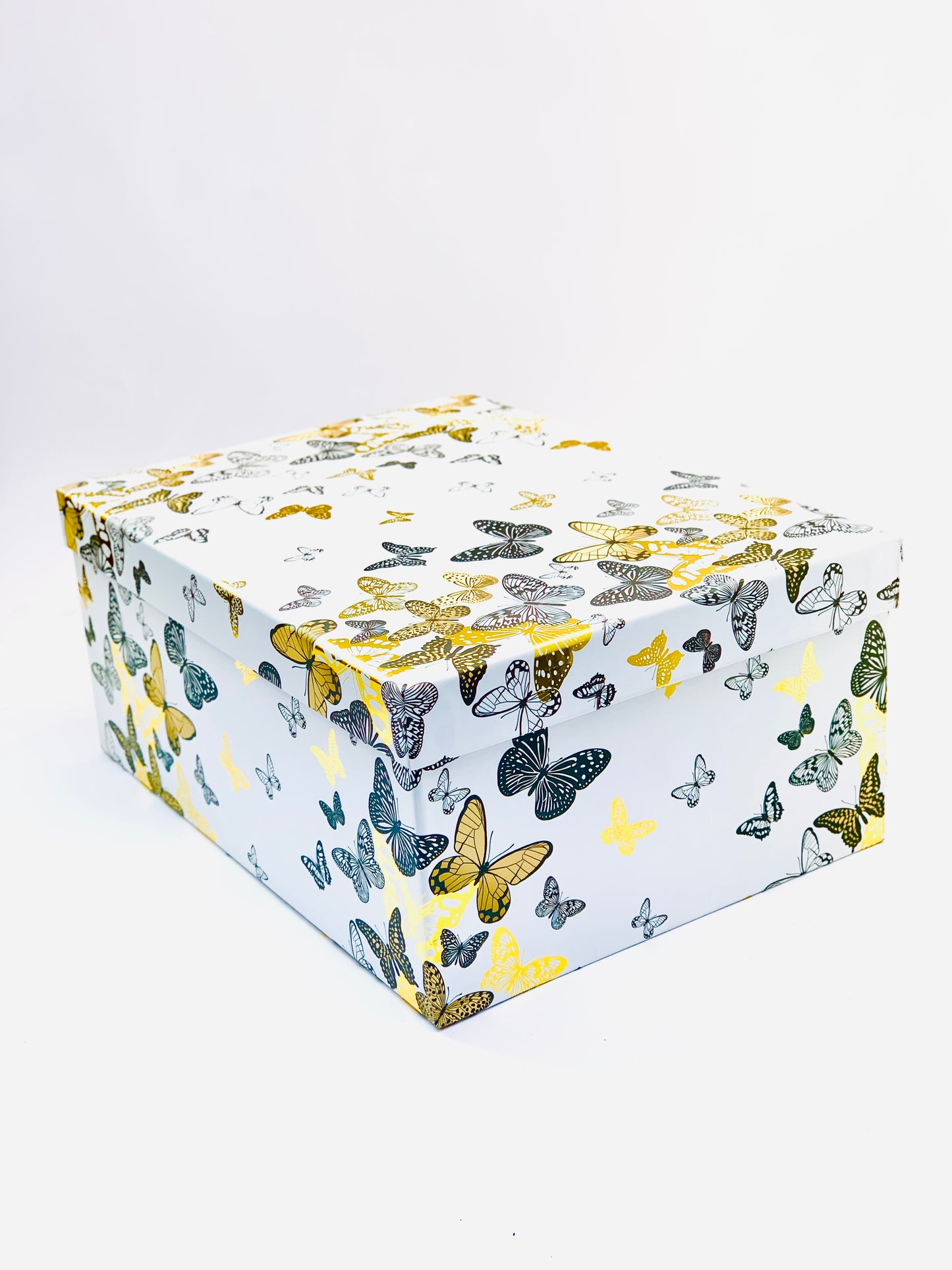 BUTTER FLY GIFT BOX WHITE COLOR